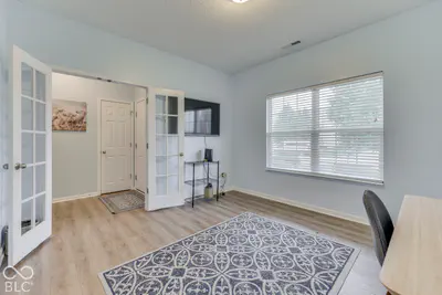4715 Ventura Boulevard, Plainfield - 9
