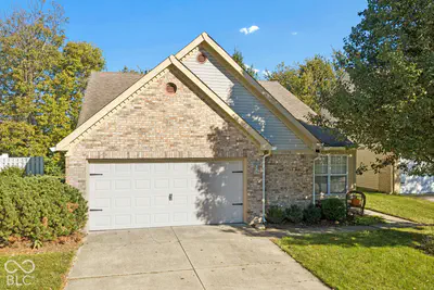 11076 Oakridge Drive, Fishers