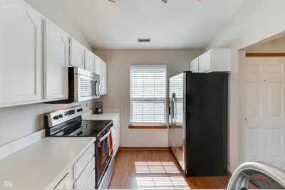 8526 Country Meadows Drive, Indianapolis - 18