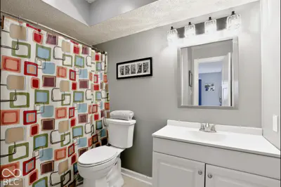 999 Shoreline Circle, Cicero - 33