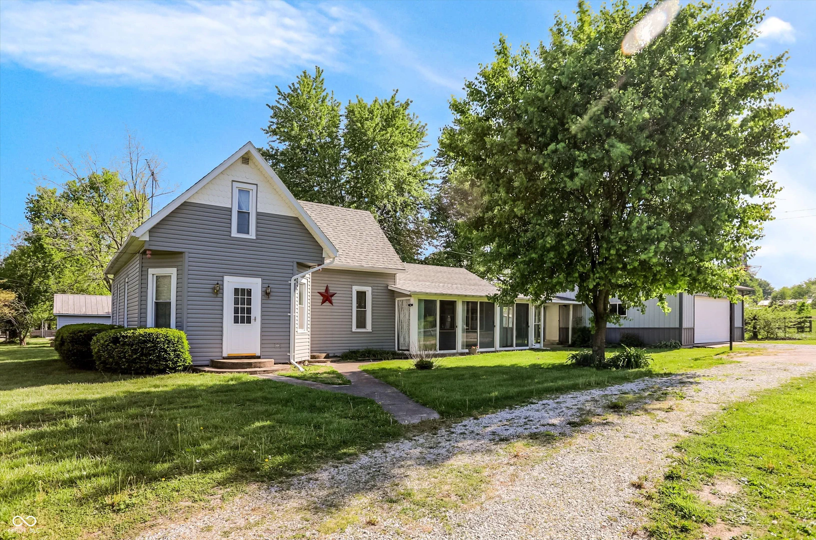 9184 Geneva Main Street, Flat Rock