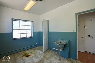105 Madison Avenue, Greenwood - 12