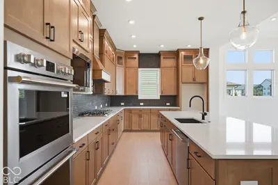 19632 Chatsworth Boulevard, Westfield - 5