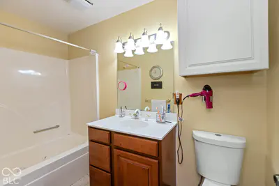 7165 Base Road, North Vernon - 14