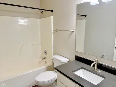 1611 Ashley Drive, Lebanon - 53
