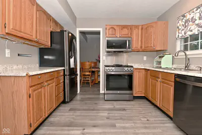7349 Plantation Lane, Avon - 11