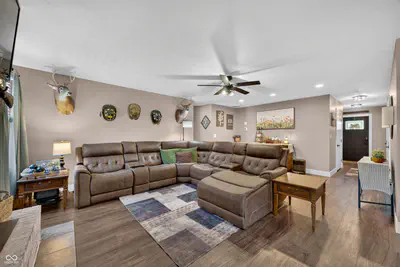 6876 W 300 S, Morgantown - 18