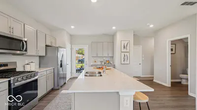 195 Springfield Crossing, Greenfield - 18