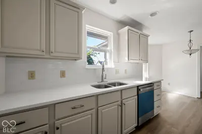 2420 E Mill Stream Drive, Greenfield - 16