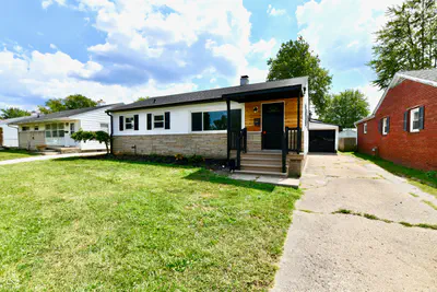 129 E McKenzie Road, Greenfield