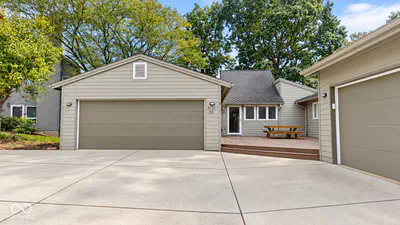 9531 Harbour Pointe Drive, Bloomington - 2