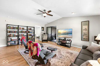 7538 Farm View Circle Drive, Indianapolis - 3