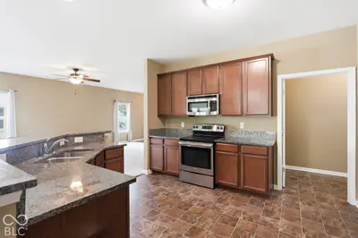 1430 Stoney Pointe Way, Avon - 10
