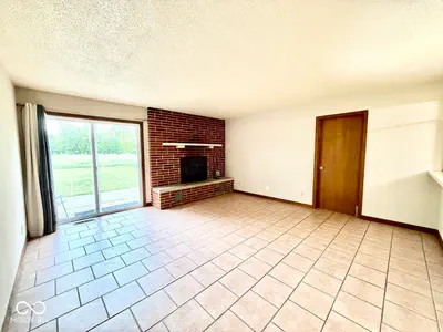 12099 Davis Avenue, Brazil - 15
