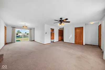 910 W Walnut, Rockville - 13