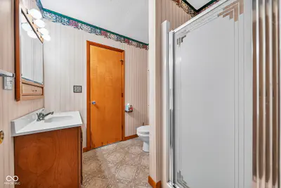 910 W Walnut, Rockville - 26