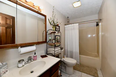 925 Texarkana Drive, Indianapolis - 24