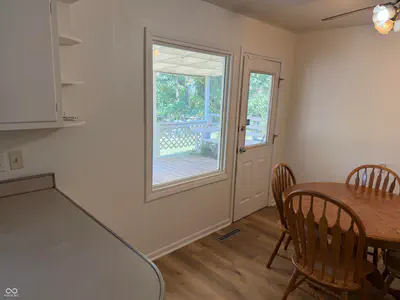 323 Hillsdale Drive, Bloomington - 17