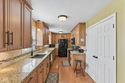 1024 Auman Drive, Carmel - 18