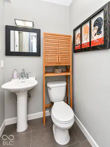 25 W 9th Street, Lapel - 10
