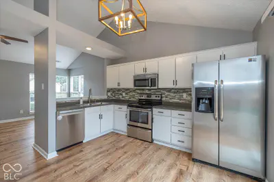 9226 Homeside Drive, Indianapolis - 7