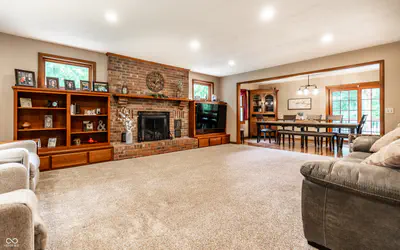 1653 300, Greenfield - 6