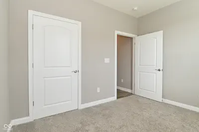 9170 Hedley Way E, Avon - 40