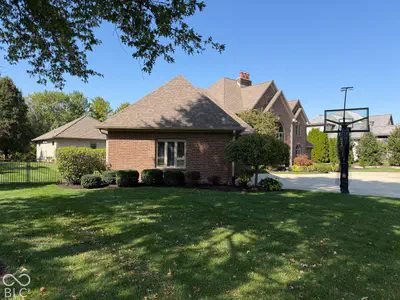 10646 Walnut Creek Drive W, Carmel - 6