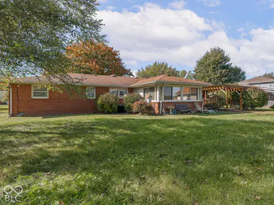 9008 Carriage Lane, Pendleton - 35