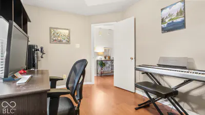 1124 E McClarnon Drive, Greenfield - 19