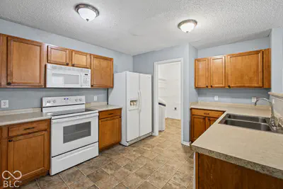 12154 Lindley Drive, Noblesville - 13