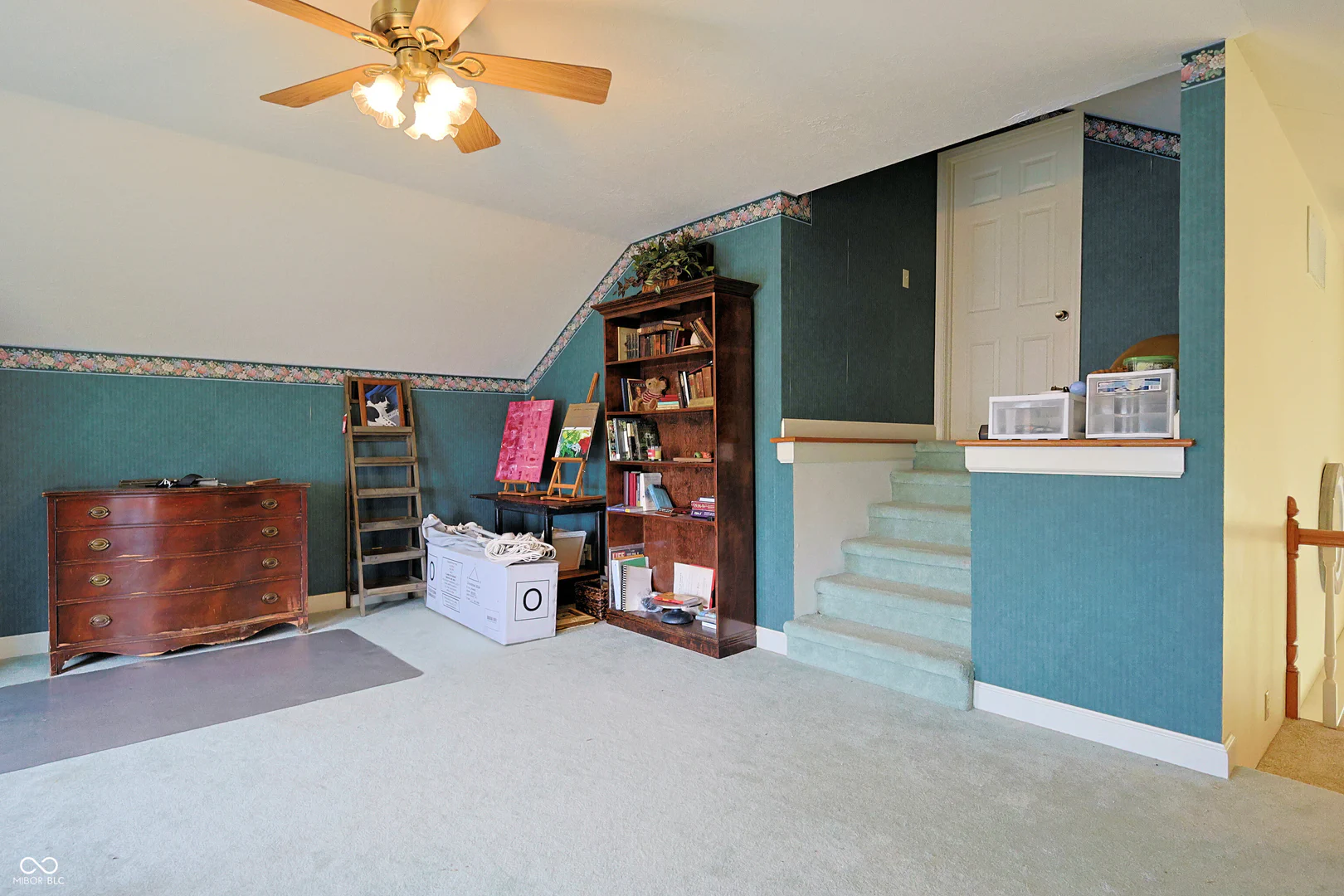 711 Laura Lane, Sweetser