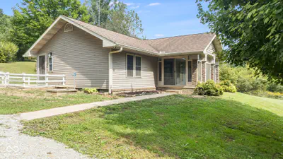 22110 Beacon Street, Metamora - 8