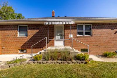 84 7th Avenue, Beech Grove - 86