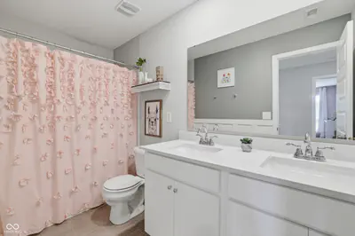 9767 Alzada Drive, Fishers - 23