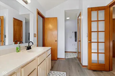 6758 Loretta Court, Avon - 33