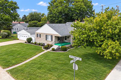 1828 Lynhurst Drive, Indianapolis - 3