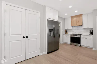 132 W 41st Street, Indianapolis - 18