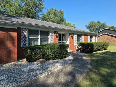 1581 Crest Drive, Shelbyville - 40
