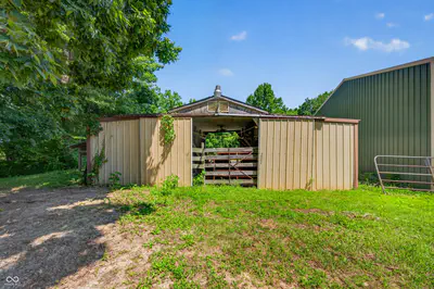 6876 W 300 S, Morgantown - 76