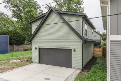 1306 Saint Clair Street, Indianapolis - 65