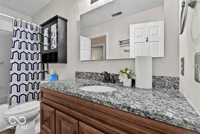 5924 Highgate Circle E, Indianapolis - 30