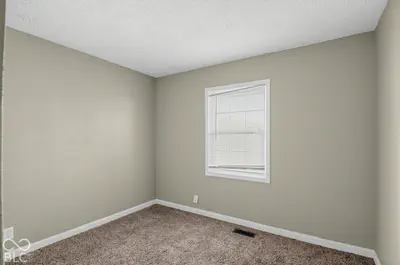 9207 Rochelle Drive, Indianapolis - 10