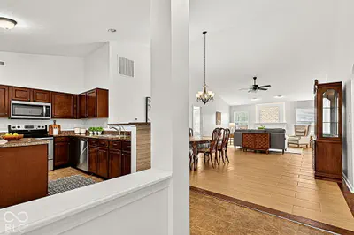 6656 Deer Hill Drive, McCordsville - 3