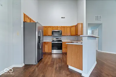 8140 Burnett Boulevard, Avon - 12