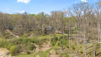 8446 Parkview Drive, Rockville - 75