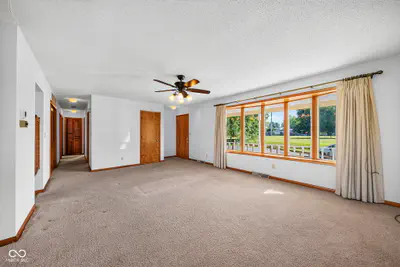 910 W Walnut, Rockville - 10