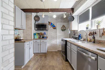 139 Main Street, Centerville - 9