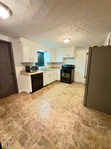 405 N Hill Street, Fairmount - 3