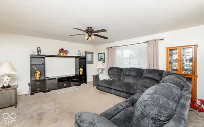10997 Co Rd 800 N, Seymour - 32